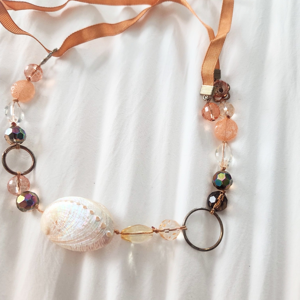 NWOT Convertible Multi-Color Cream Soft Coral Shell Beaded Cookie Lee Necklace